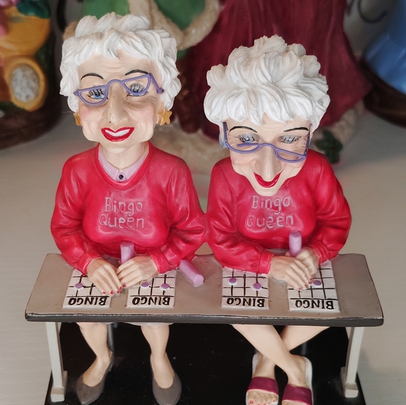 Bingo Queen Figurines with Red Sweaters - Picture 10 of 11